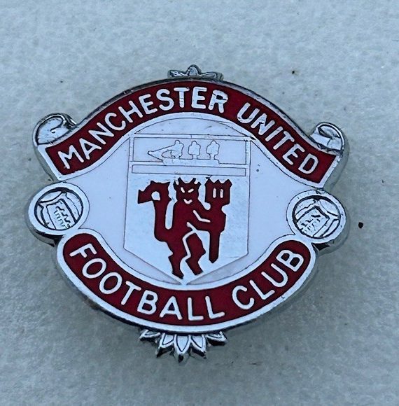 Manchester United ~ Original 1970's Badge