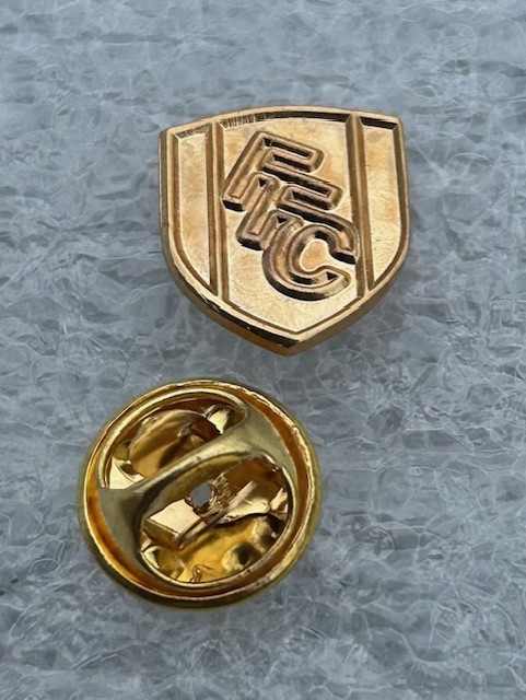 Fulham ~ Gold Current Crest Design