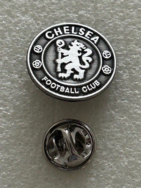 Chelsea ~ Antique Silver Crest Design
