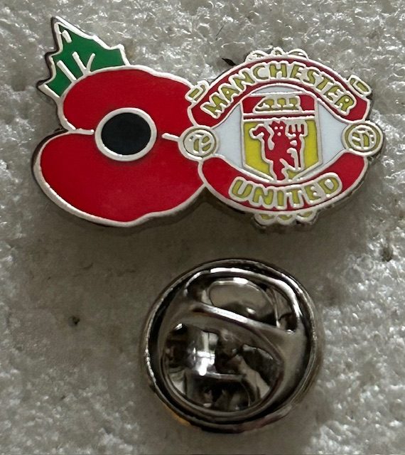 Manchester United Enamel Badge ~ Poppy Design