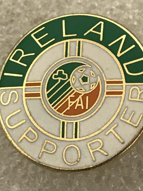 Republic 0f Ireland - 1990's Supporter Badge (2)