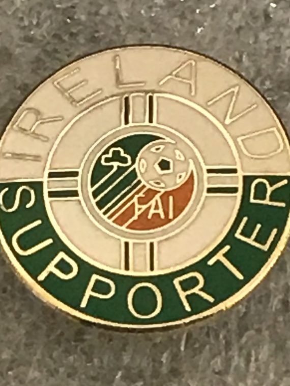 Republic 0f Ireland ~ 1990's Supporters Badge (1)
