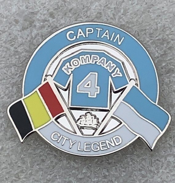 Manchester City Enamel Badge ~ City Legend Kompany