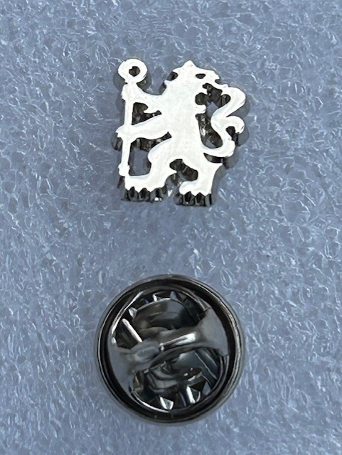 Chelsea ~ Small & Discrete Silver Lion Design