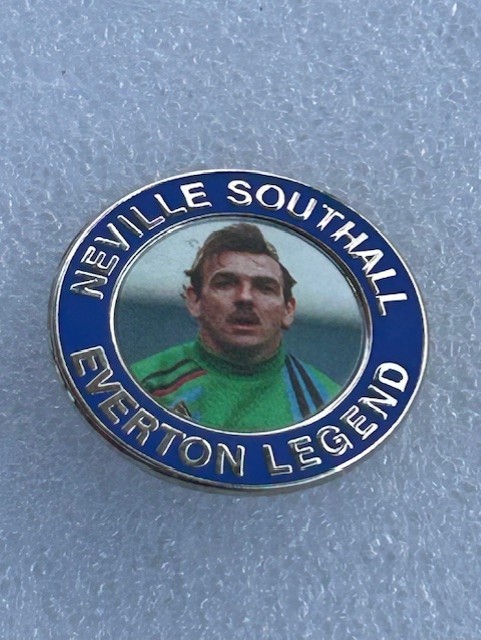 Everton - Toffee Legend ~ Neville Southall Old & Rare Badge